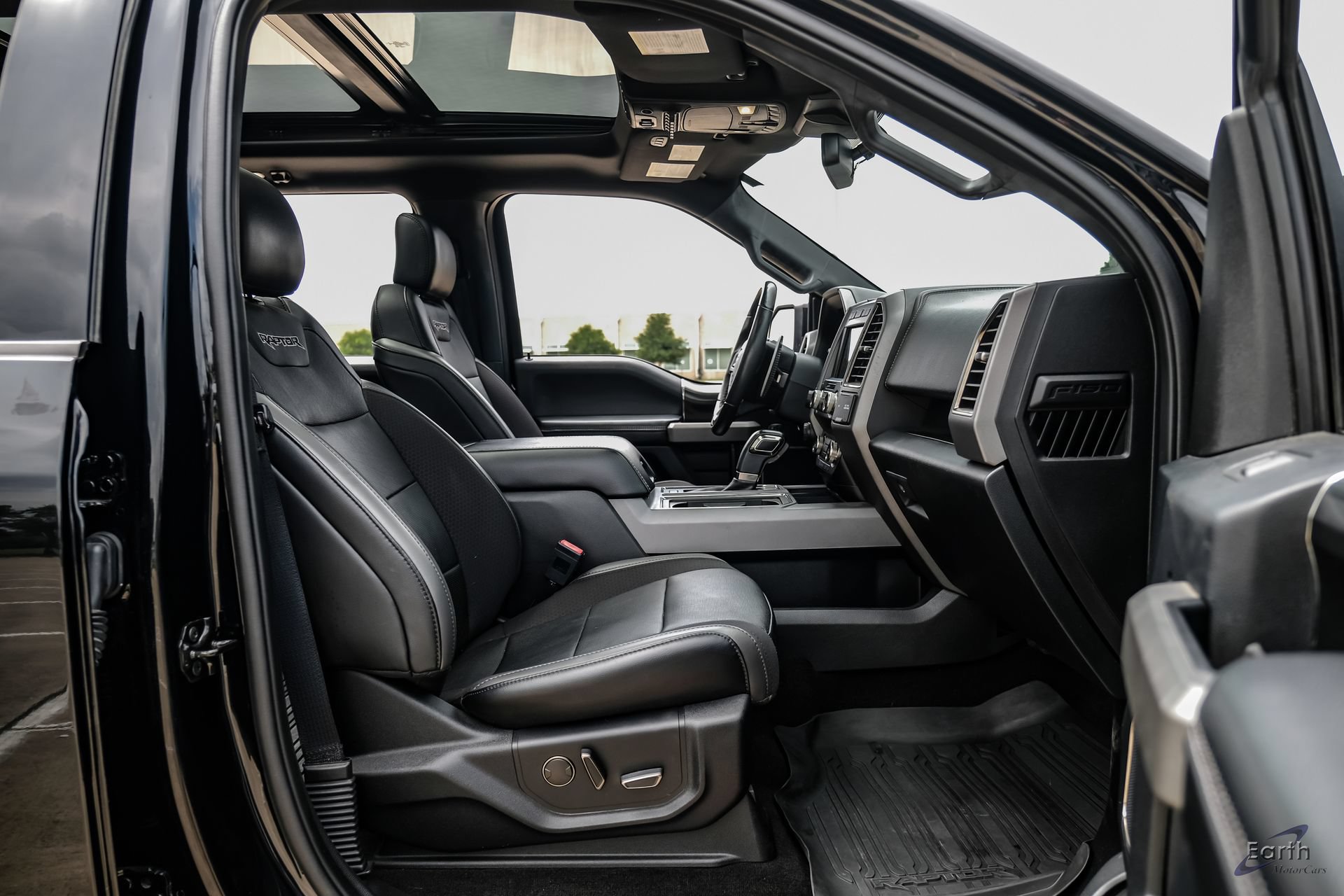 Used 2019 Ford F150 Raptor w/ Equipment Group 802A Luxury AWD/4WD image 52