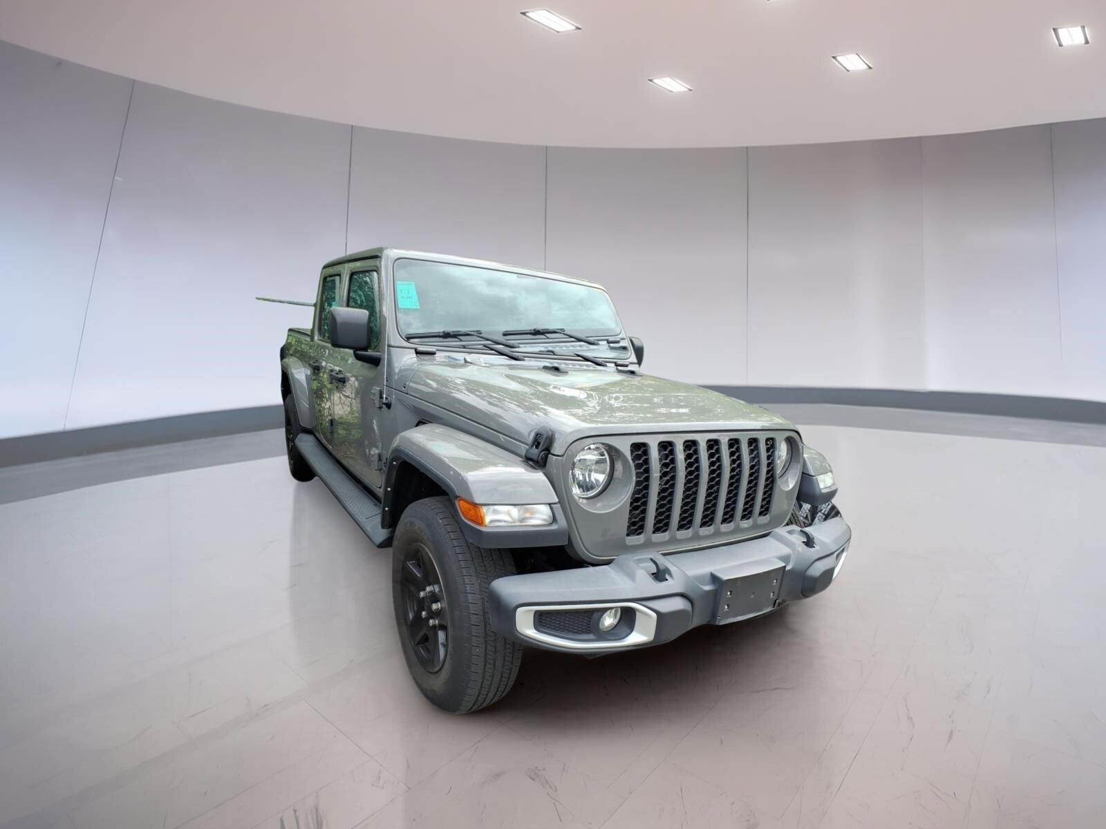 Used 2022 Jeep Gladiator Sport AWD/4WD image 1