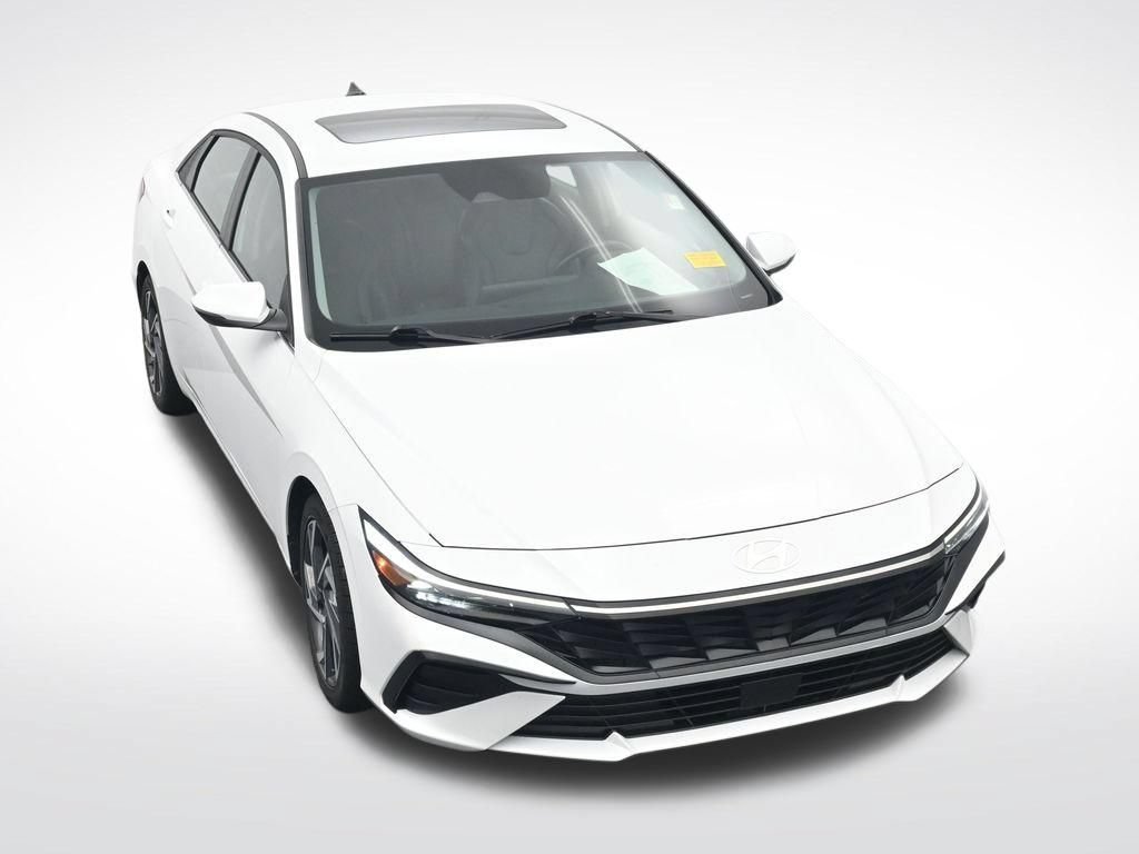 Used 2025 Hyundai Elantra Limited FWD image 22