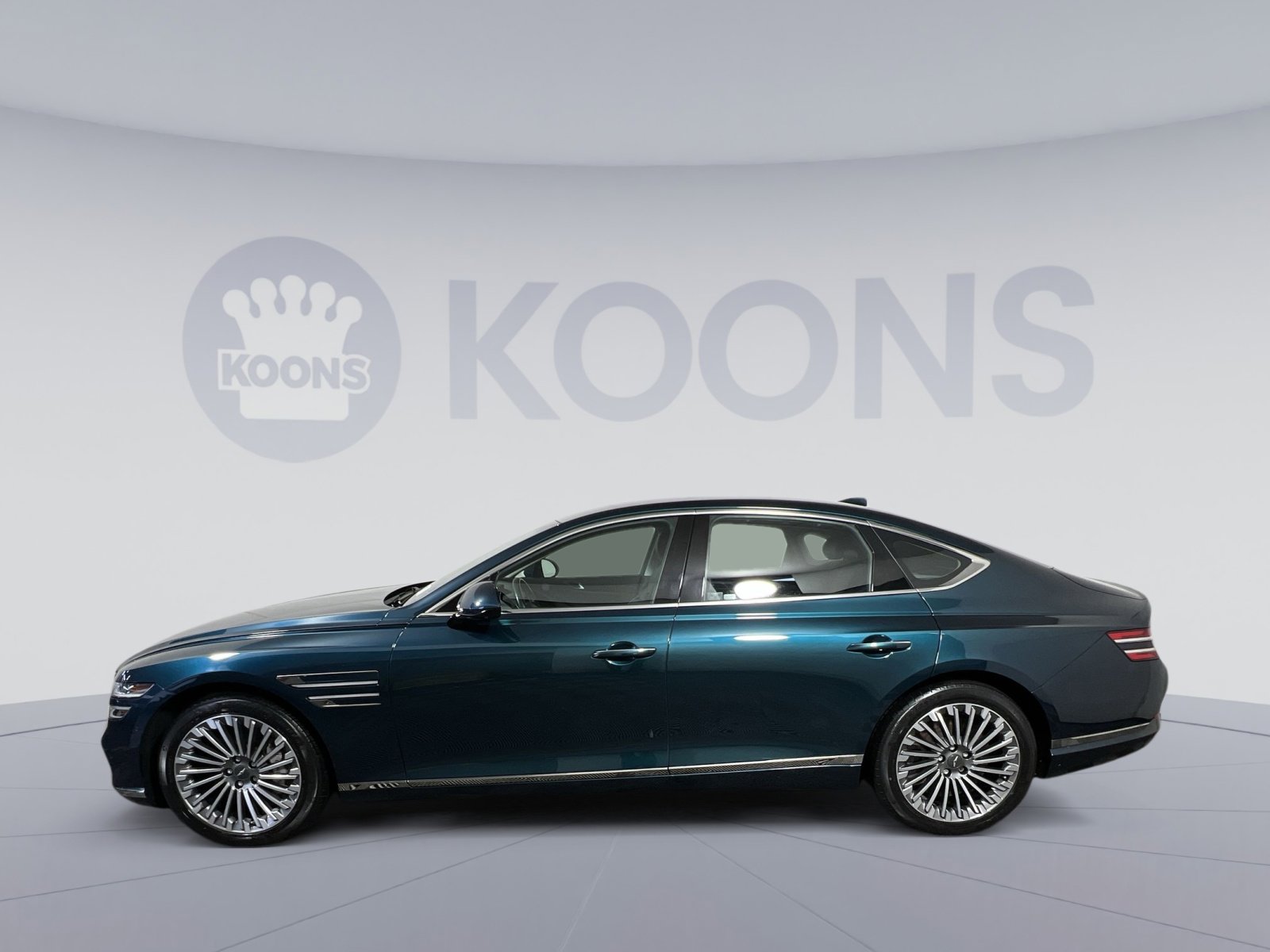 Used 2023 Genesis G80 image 2