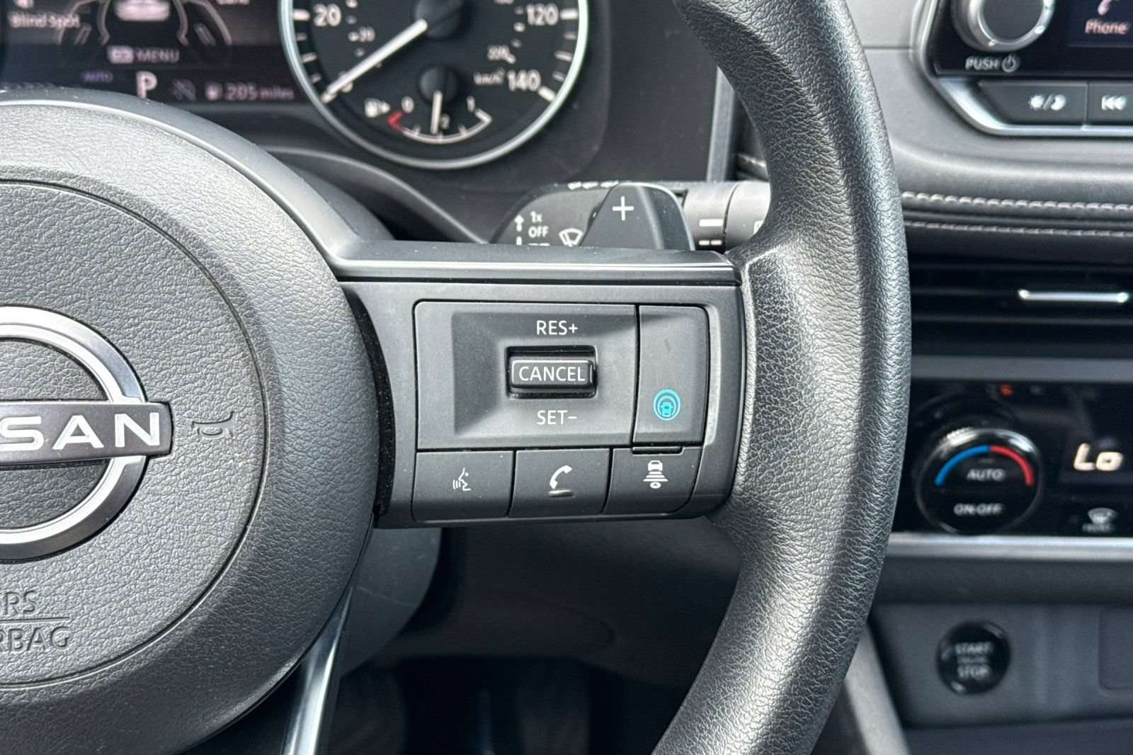 Used 2024 Nissan Rogue SV AWD/4WD image 31