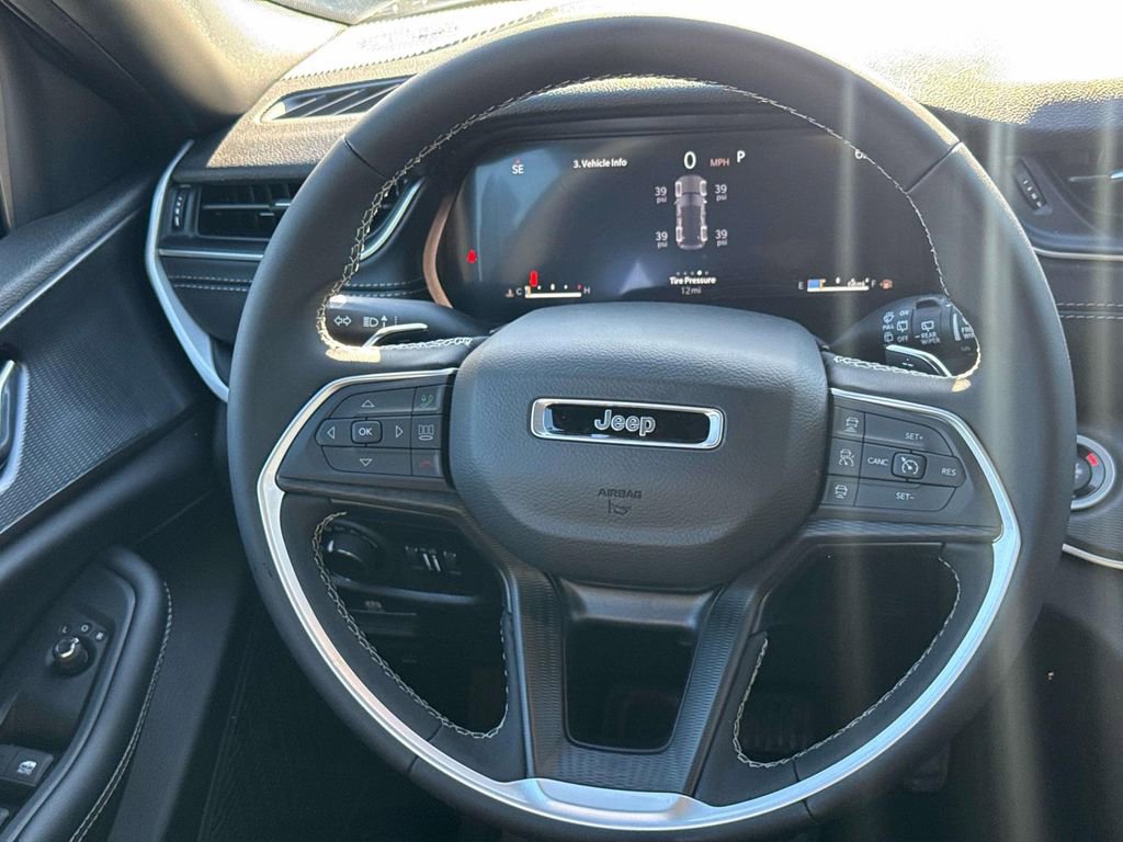 New 2025 Jeep Grand Cherokee Laredo X RWD image 10