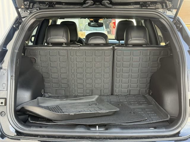 Used 2023 Jeep Compass Latitude AWD/4WD image 32