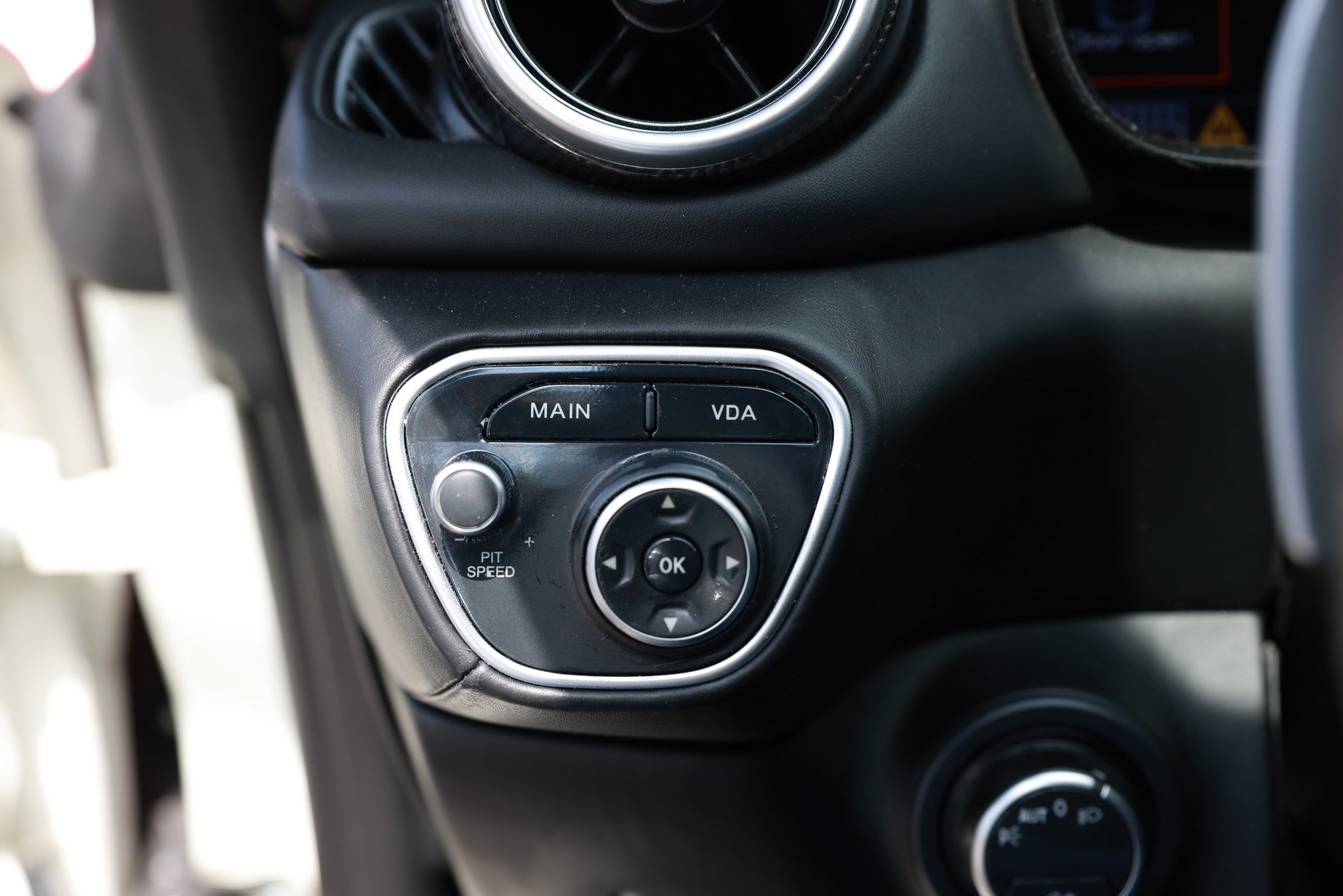 Used 2015 Ferrari California T RWD image 52