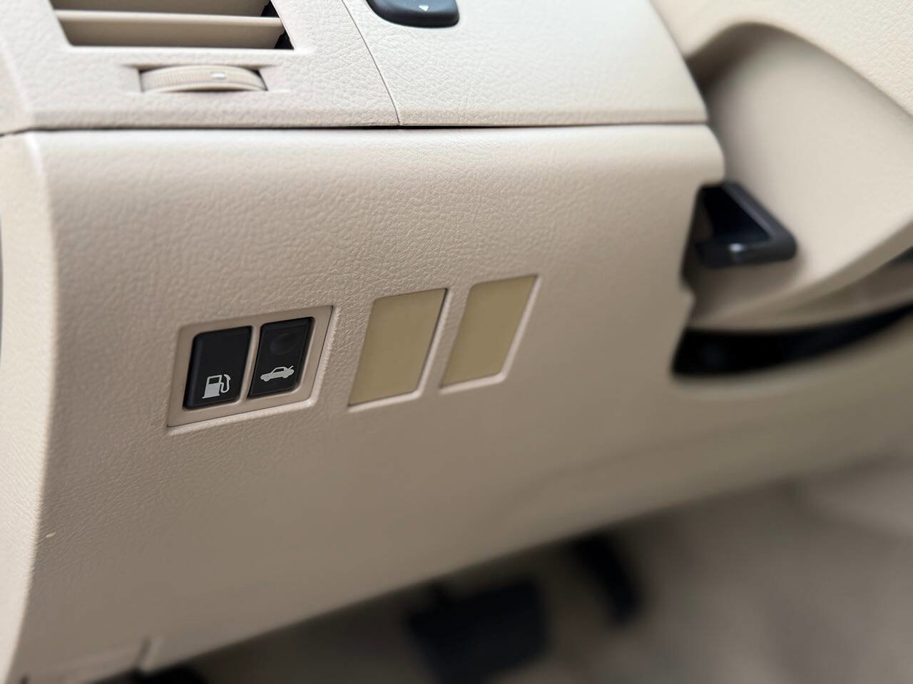 Used 2008 Toyota Avalon XLS image 59