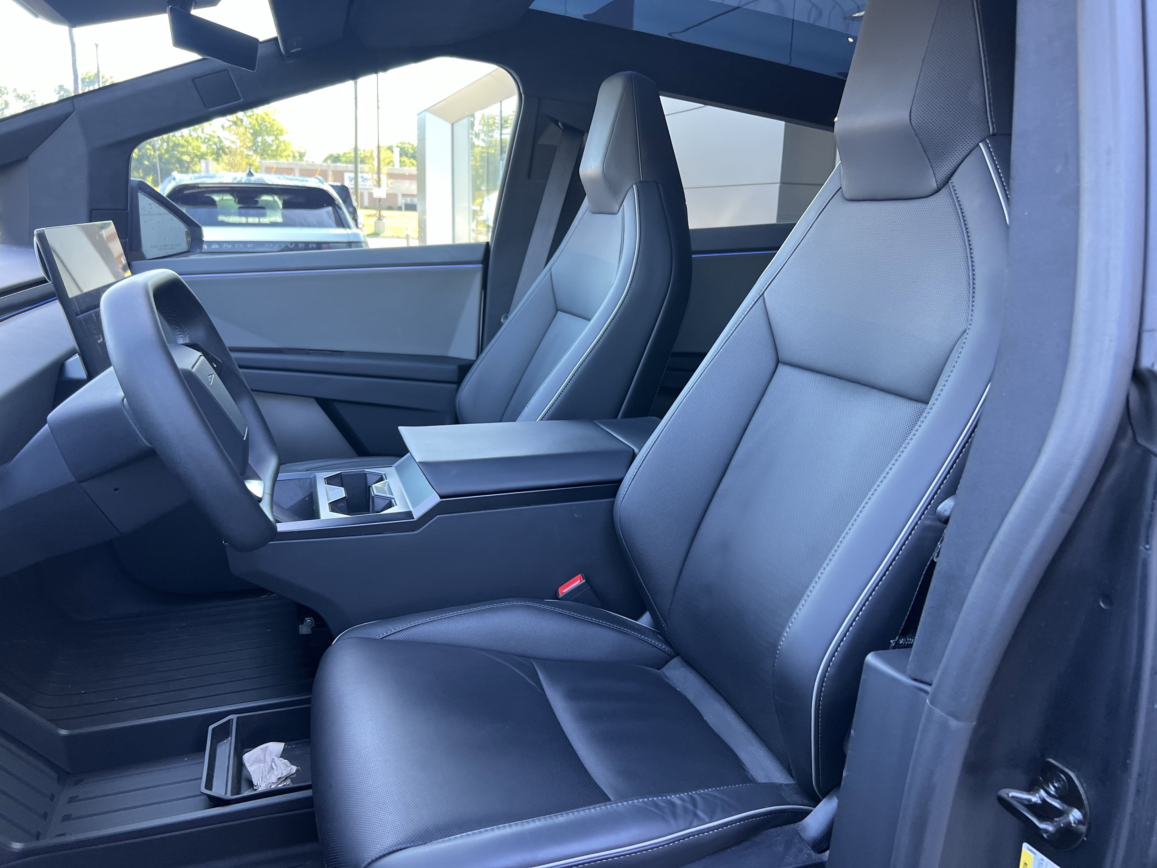 Used 2024 Tesla Cybertruck AWD Crew Cab image 17