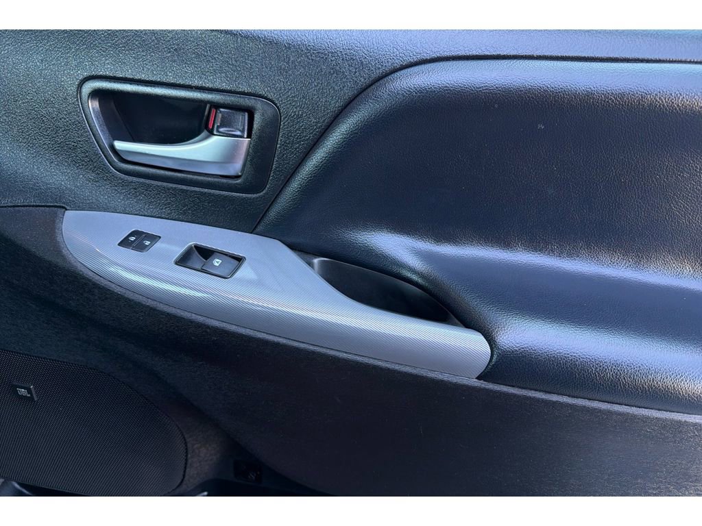 Used 2020 Toyota Sienna SE w/ SE Preferred Package image 21