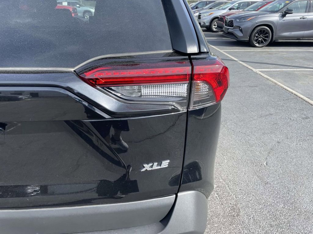 Used 2025 Toyota RAV4 XLE w/ Convenience Package image 18