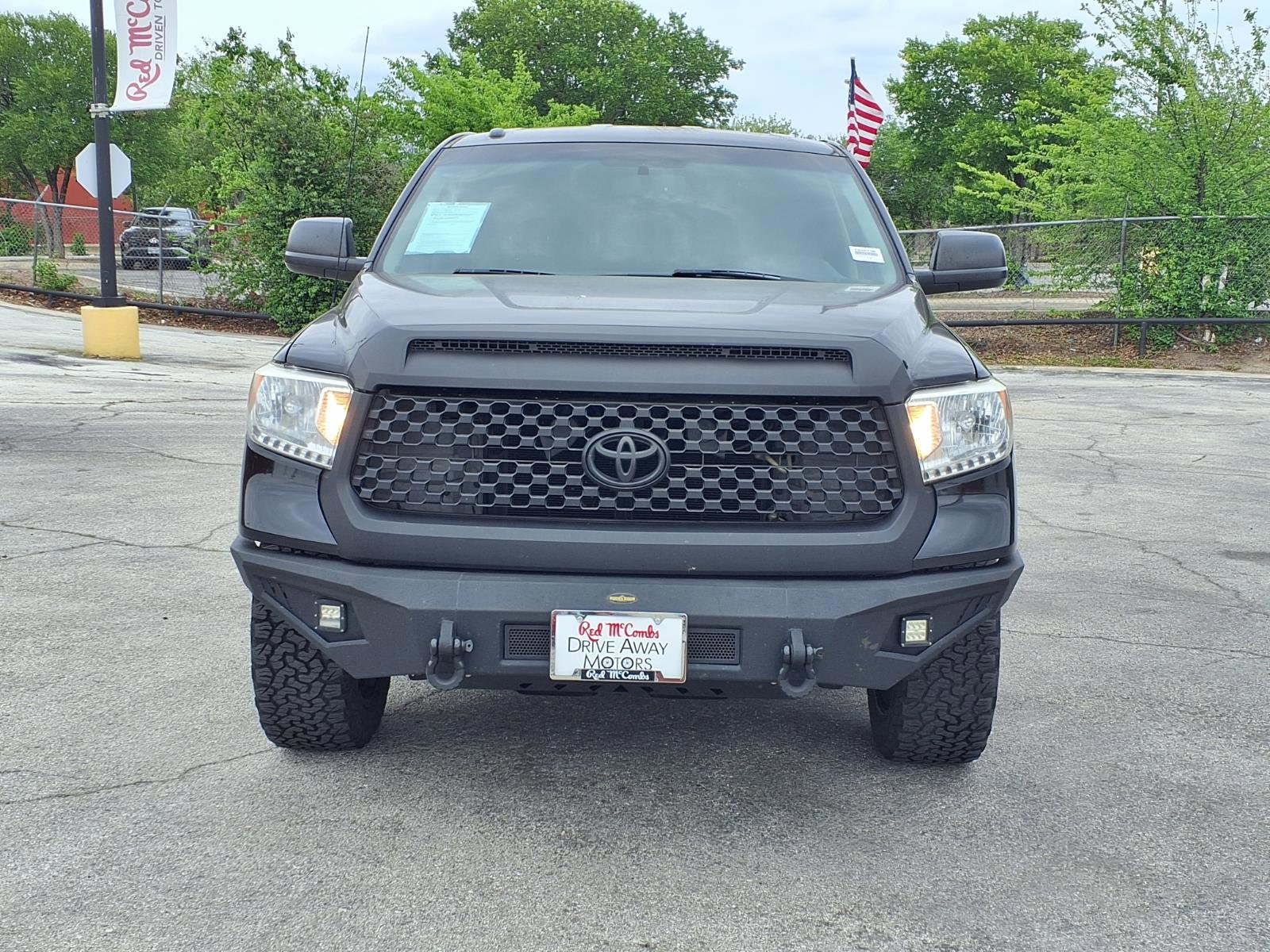 Used 2016 Toyota Tundra SR5 w/ SR5 Upgrade Package RWD image 2