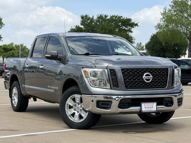 Used 2019 Nissan Titan SV w/ SV Convenience Package AWD/4WD image 2