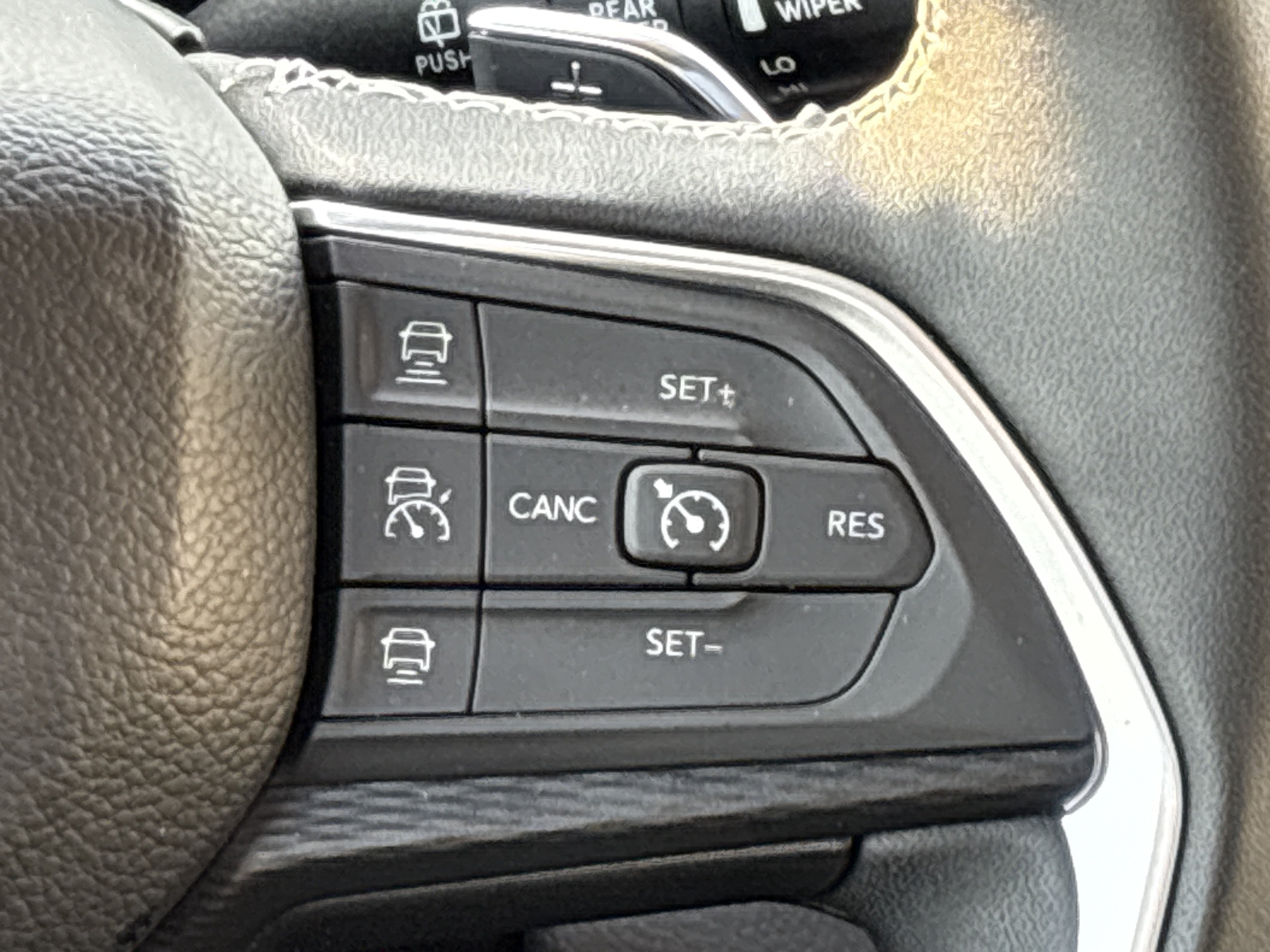 Used 2024 Jeep Grand Cherokee Laredo X w/ Luxury Tech Group I AWD/4WD image 24