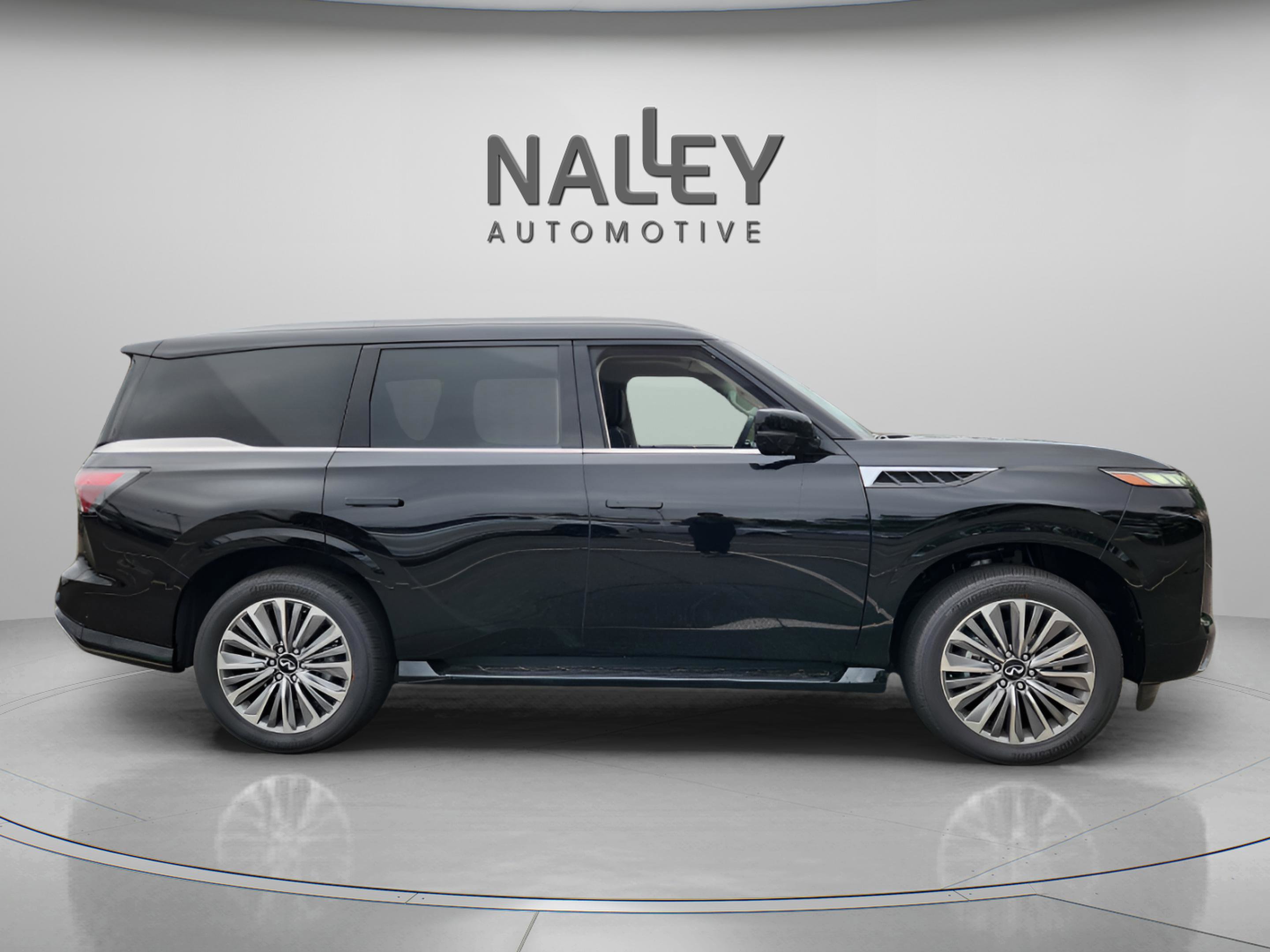 New 2025 INFINITI QX80 Luxe image 6