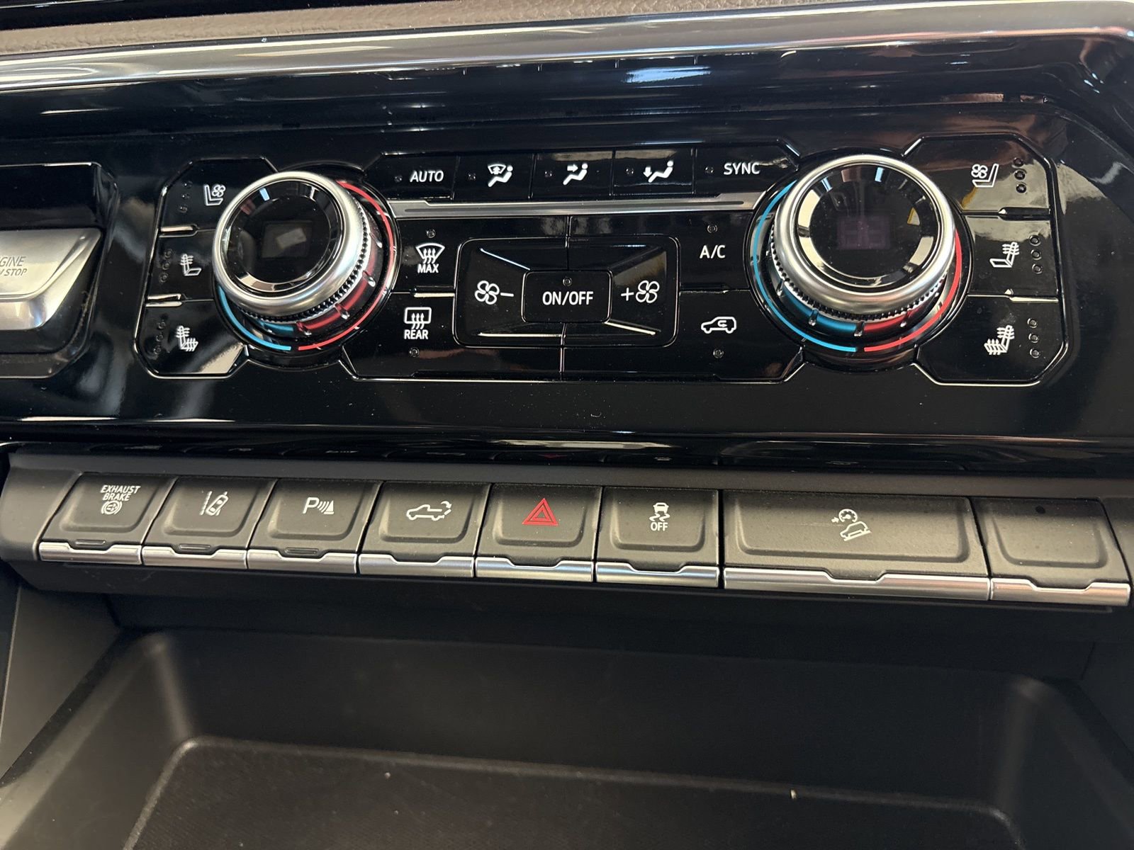 Used 2025 GMC Sierra 2500 Denali w/ Denali Reserve Package AWD/4WD image 26