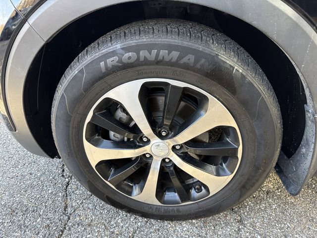 Used 2017 Kia Sorento EX AWD/4WD image 3