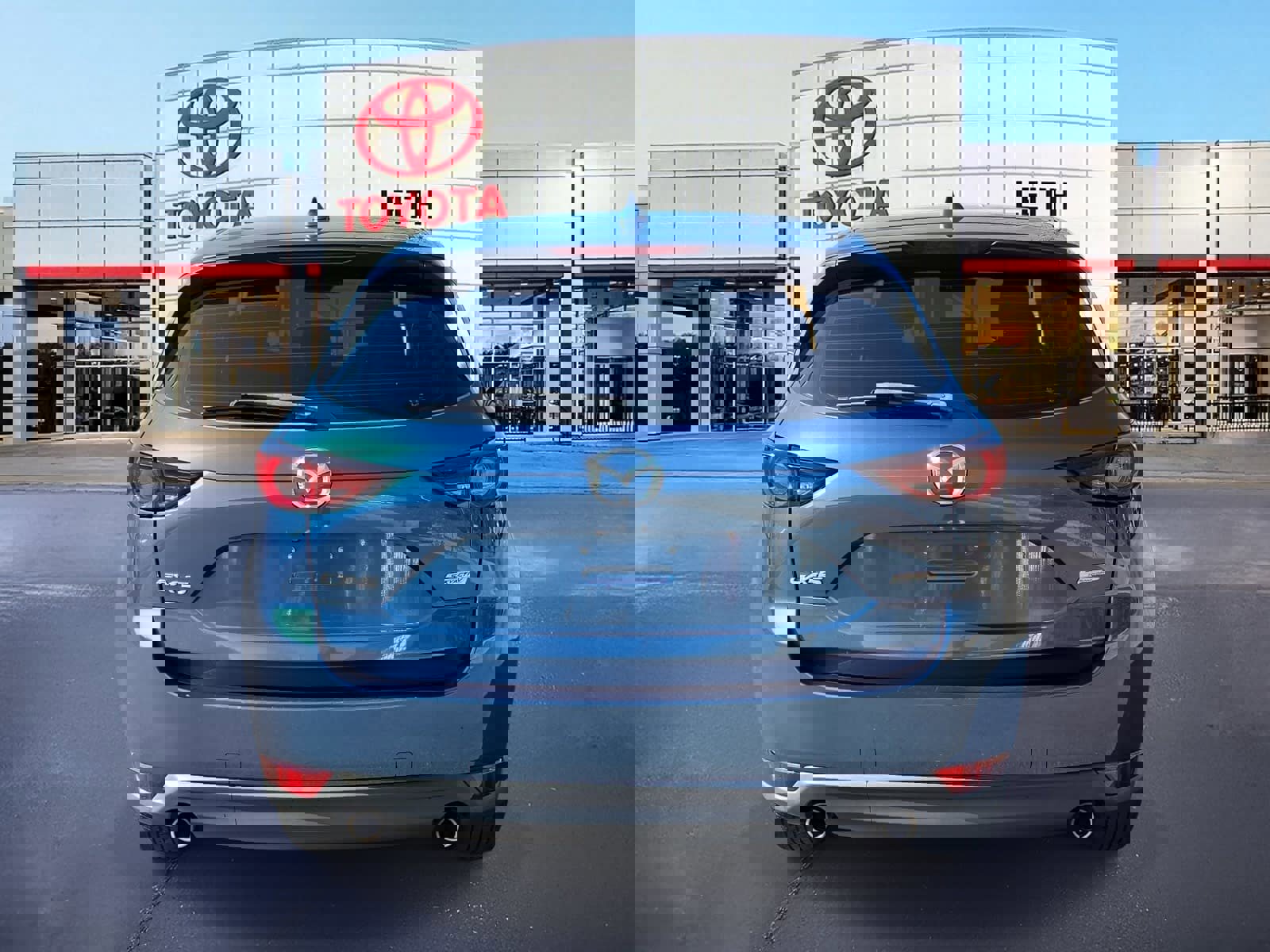 Used 2019 MAZDA CX-5 Sport w/ I-ACTIVSENSE Package image 4