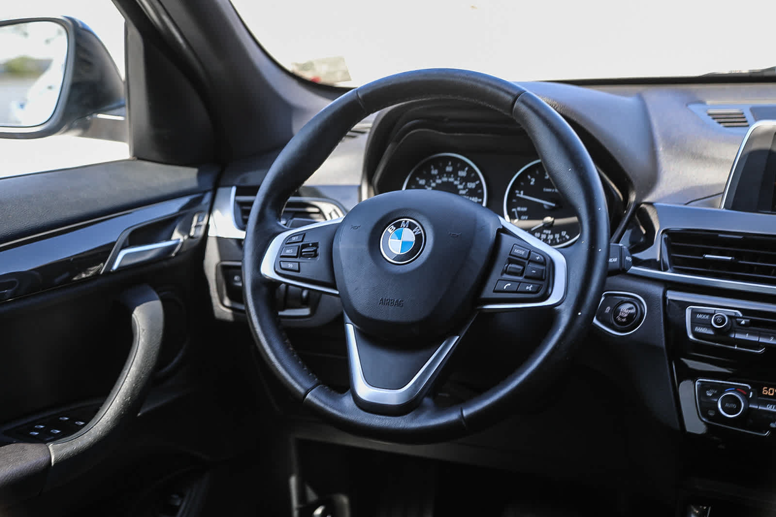 Used 2016 BMW X1 xDrive28i AWD/4WD image 15