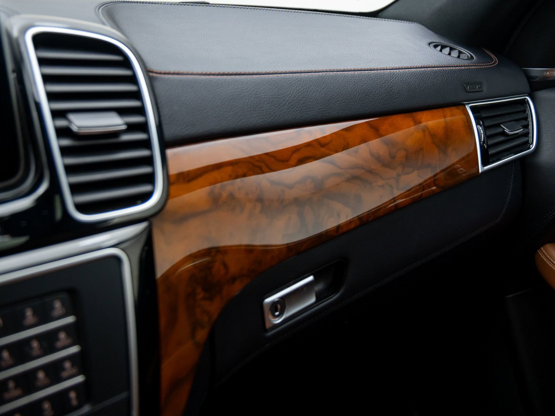 Used 2017 Mercedes-Benz GLE 400 4MATIC image 29