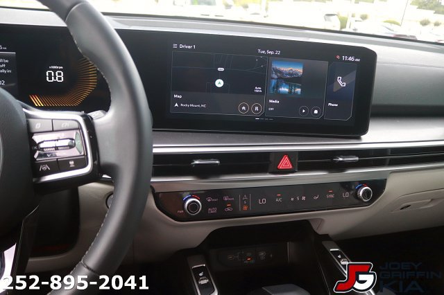 Certified 2025 Kia Sorento EX w/ Panoramic Sunroof Package FWD image 22