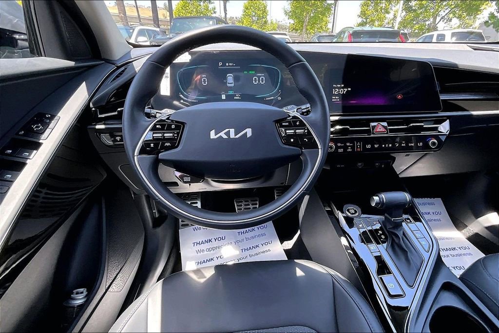 Certified 2025 Kia Niro EX Touring FWD image 7