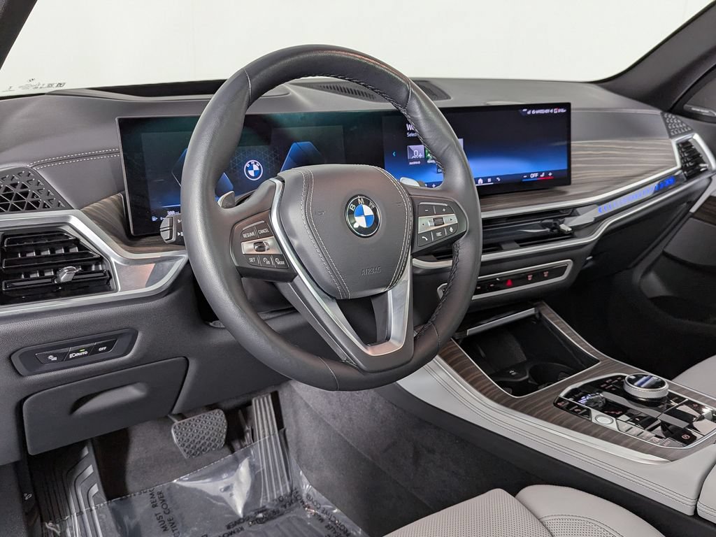 Used 2025 BMW X5 xDrive40i w/ Executive Package AWD/4WD image 18