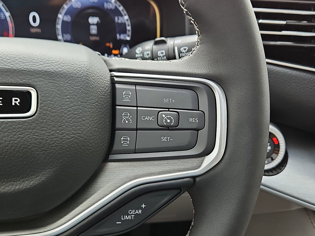New 2025 Jeep Wagoneer L Series III w/ Premium Group I AWD/4WD image 19