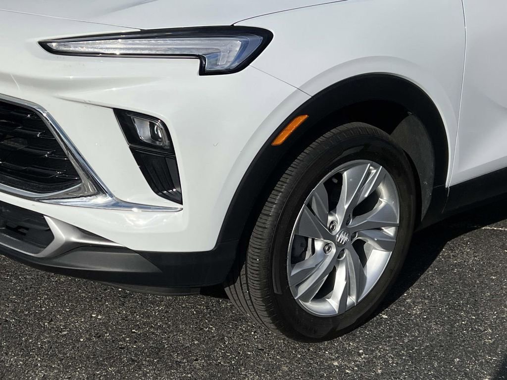 Used 2024 Buick Encore GX Preferred w/ Comfort Package image 8