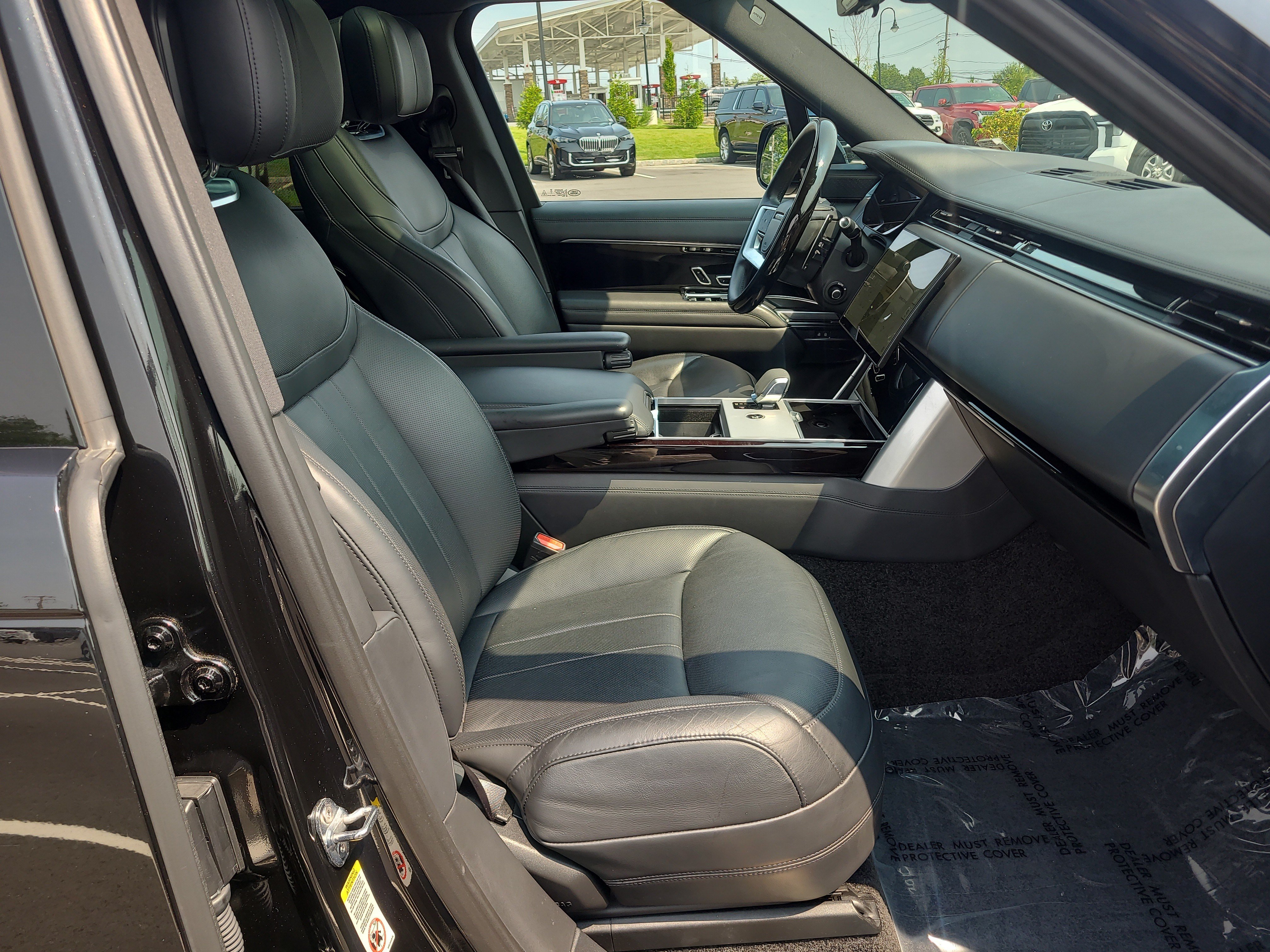 Used 2024 Land Rover Range Rover Autobiography AWD/4WD image 17