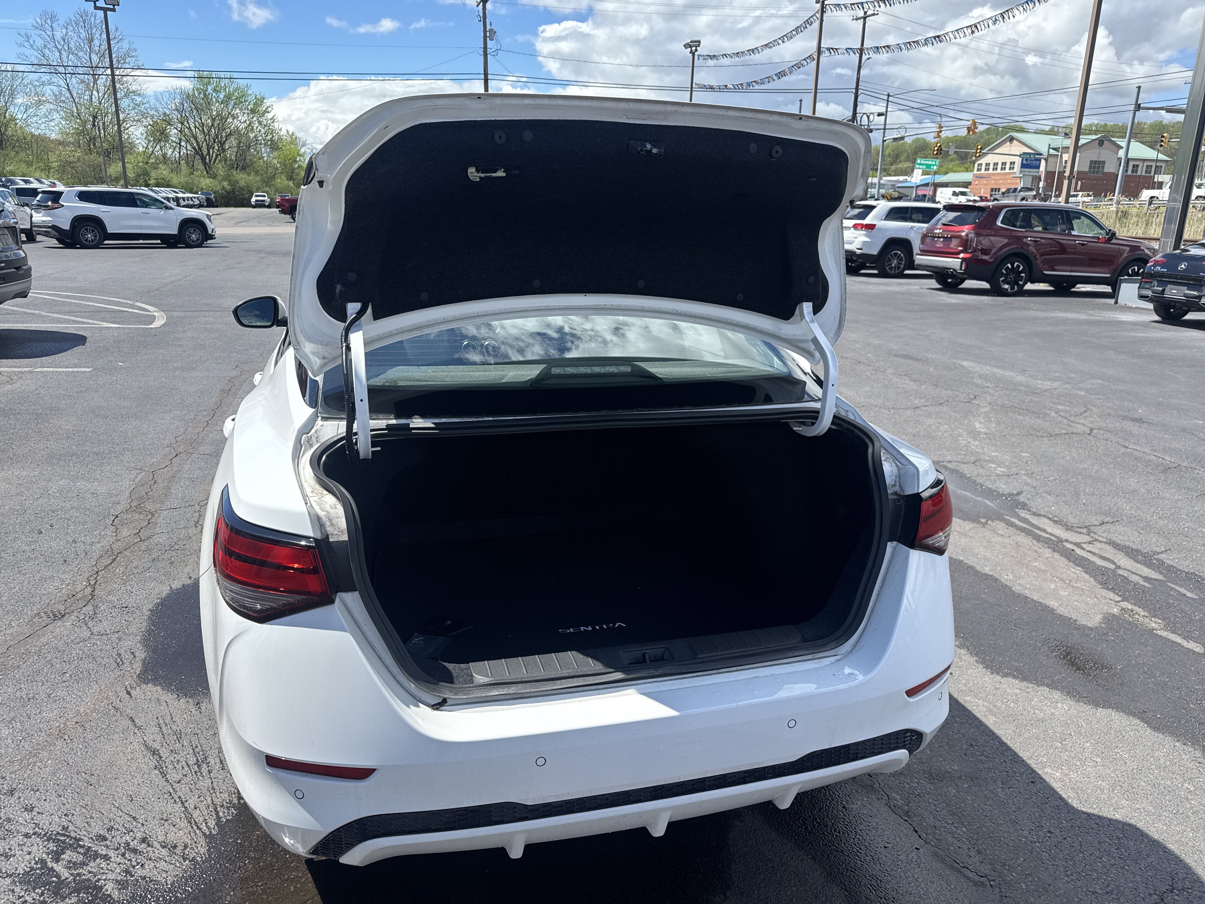 Used 2022 Nissan Sentra S image 7