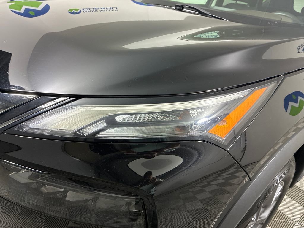Used 2023 Nissan Rogue S AWD/4WD image 33