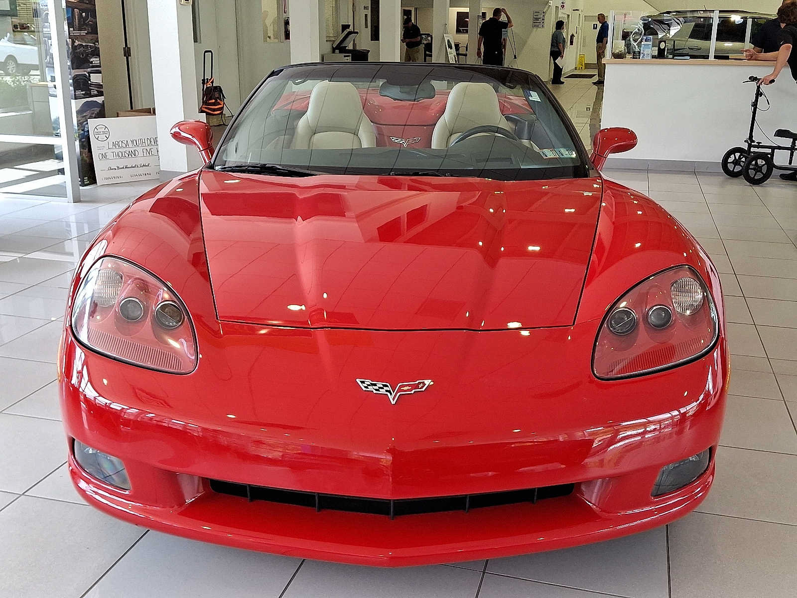 Used 2006 Chevrolet Corvette Convertible w/ Preferred Equipment Group RWD video 2