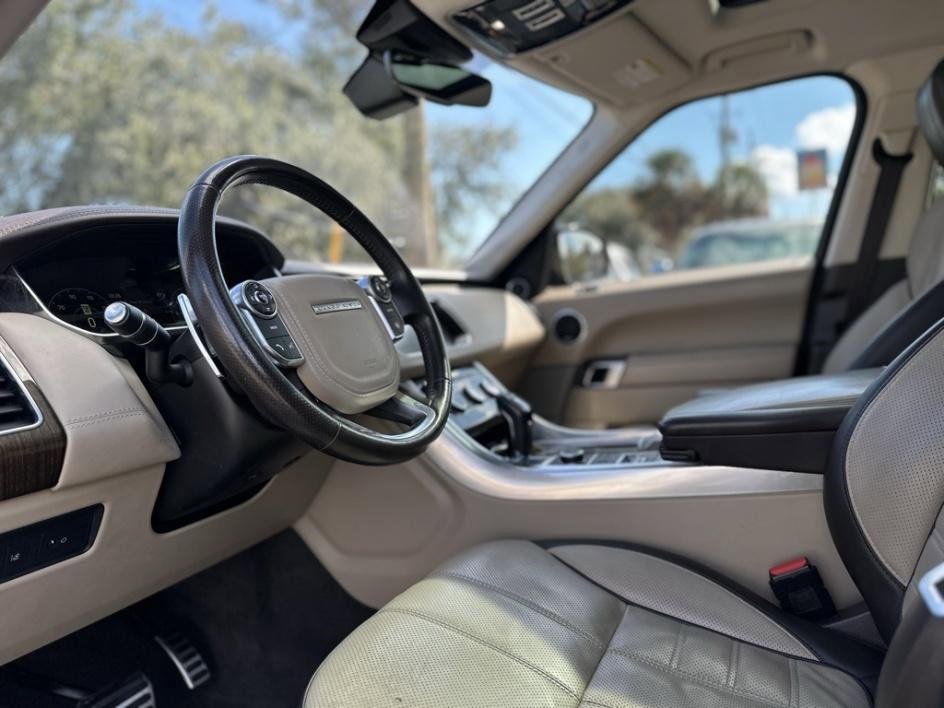 Used 2017 Land Rover Range Rover Sport HSE Dynamic image 15