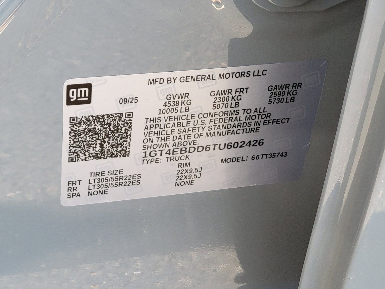 New 2026 GMC Hummer EV 4x4 Crew Cab w/ LPO, Dark Essentials Package image 14