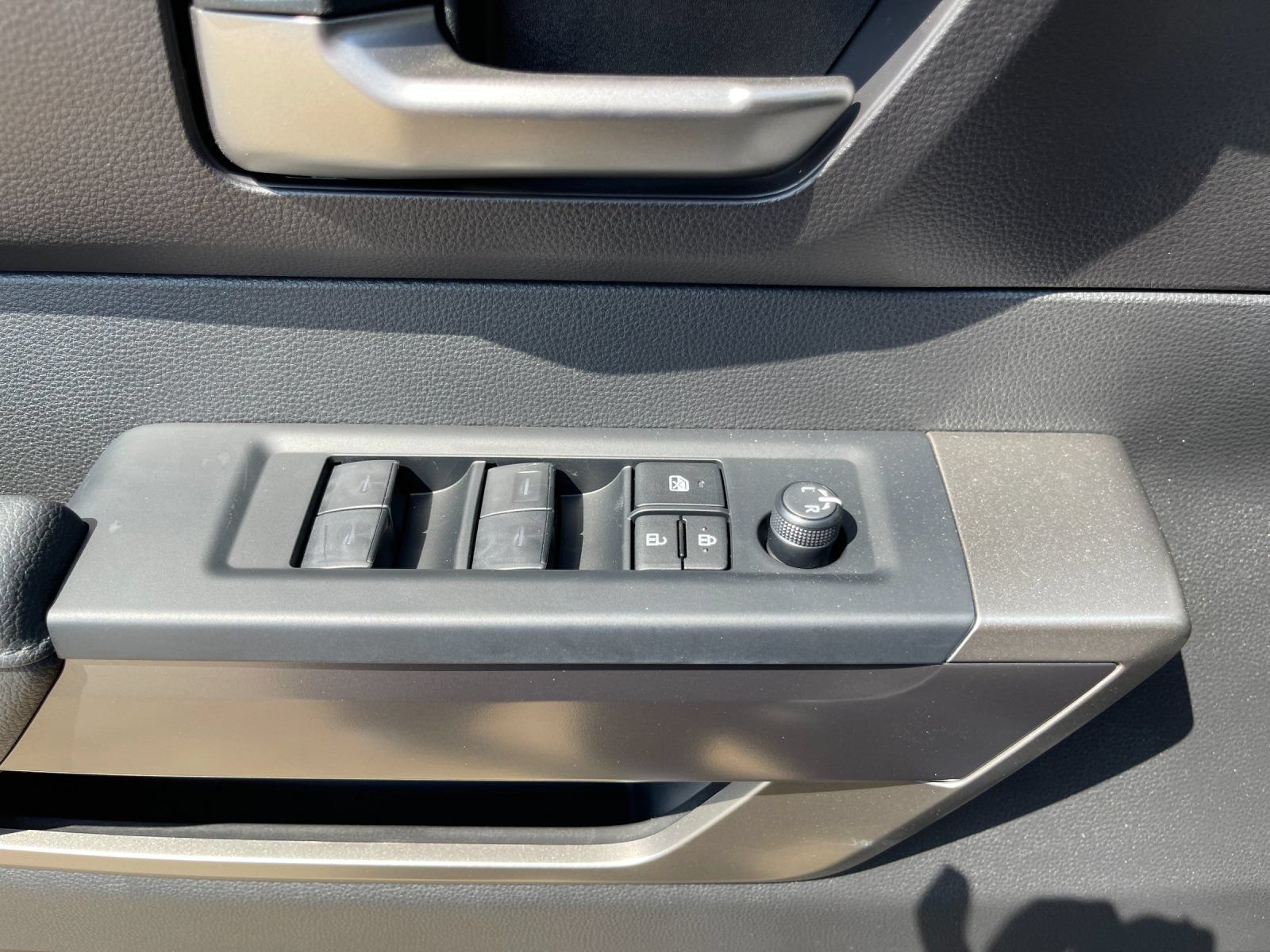 New 2026 Toyota Tundra SR5 AWD/4WD image 12