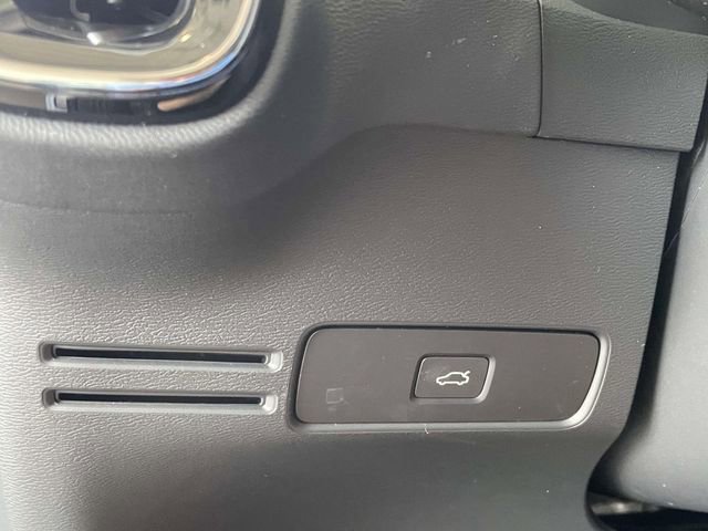 Used 2026 Volvo XC40 B5 Plus w/ Protection Package Premier image 30