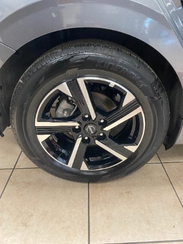 Used 2025 Nissan Sentra SV FWD image 31