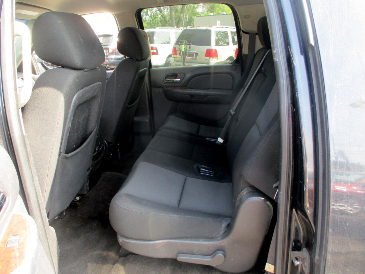 Used 2012 Chevrolet Suburban LS w/ All-Star Edition AWD/4WD image 7