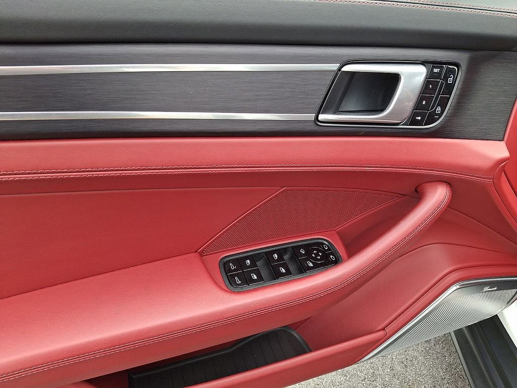 Used 2021 Porsche Panamera GTS image 12