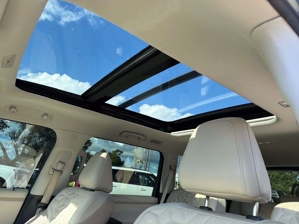 Used 2025 Nissan Armada Platinum Reserve RWD image 17