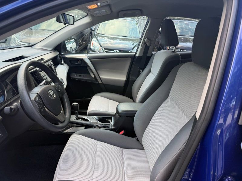Used 2015 Toyota RAV4 LE AWD/4WD image 11