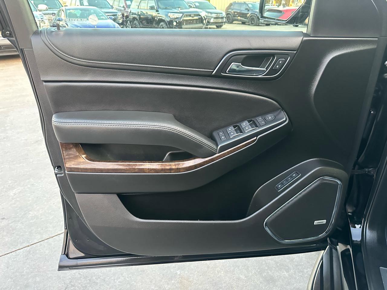 Used 2019 Chevrolet Suburban LT RWD image 39