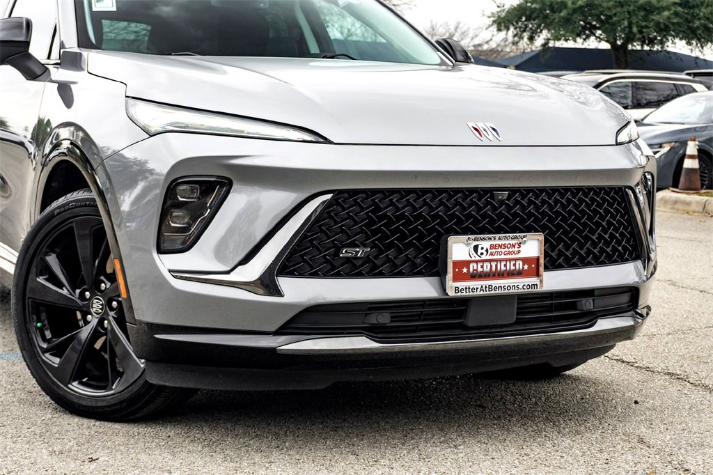 Used 2024 Buick Envision Sport Touring image 3