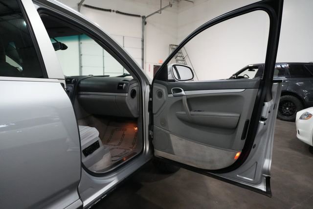 Used 2004 Porsche Cayenne S image 20