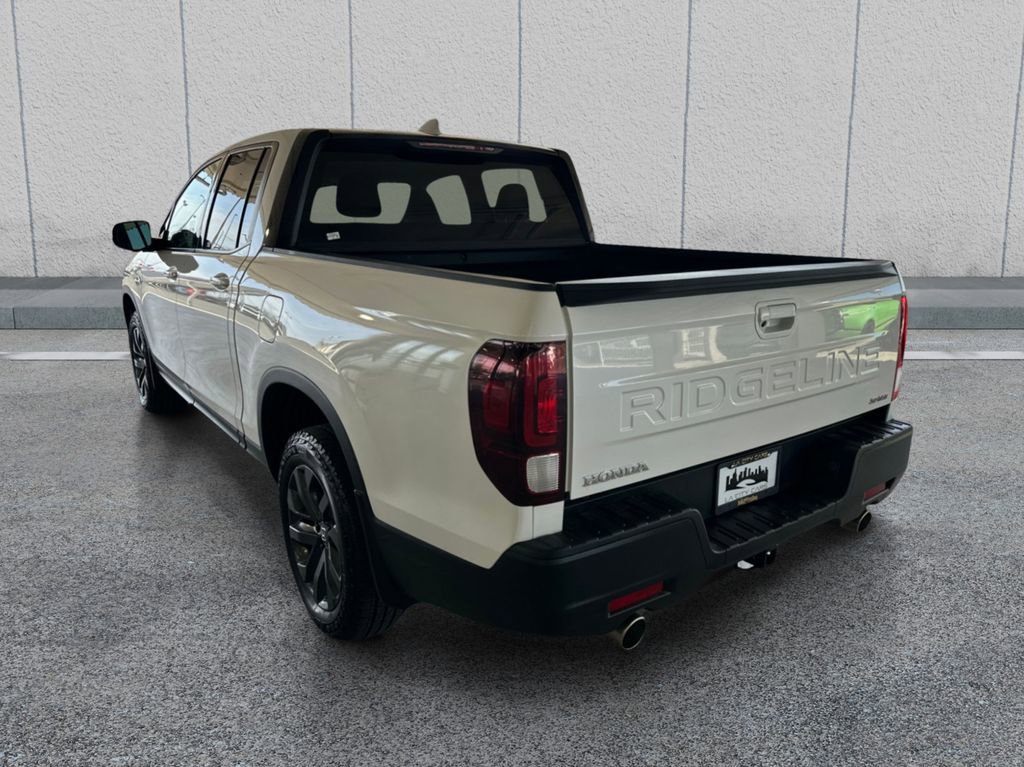 Used 2025 Honda Ridgeline Sport image 2