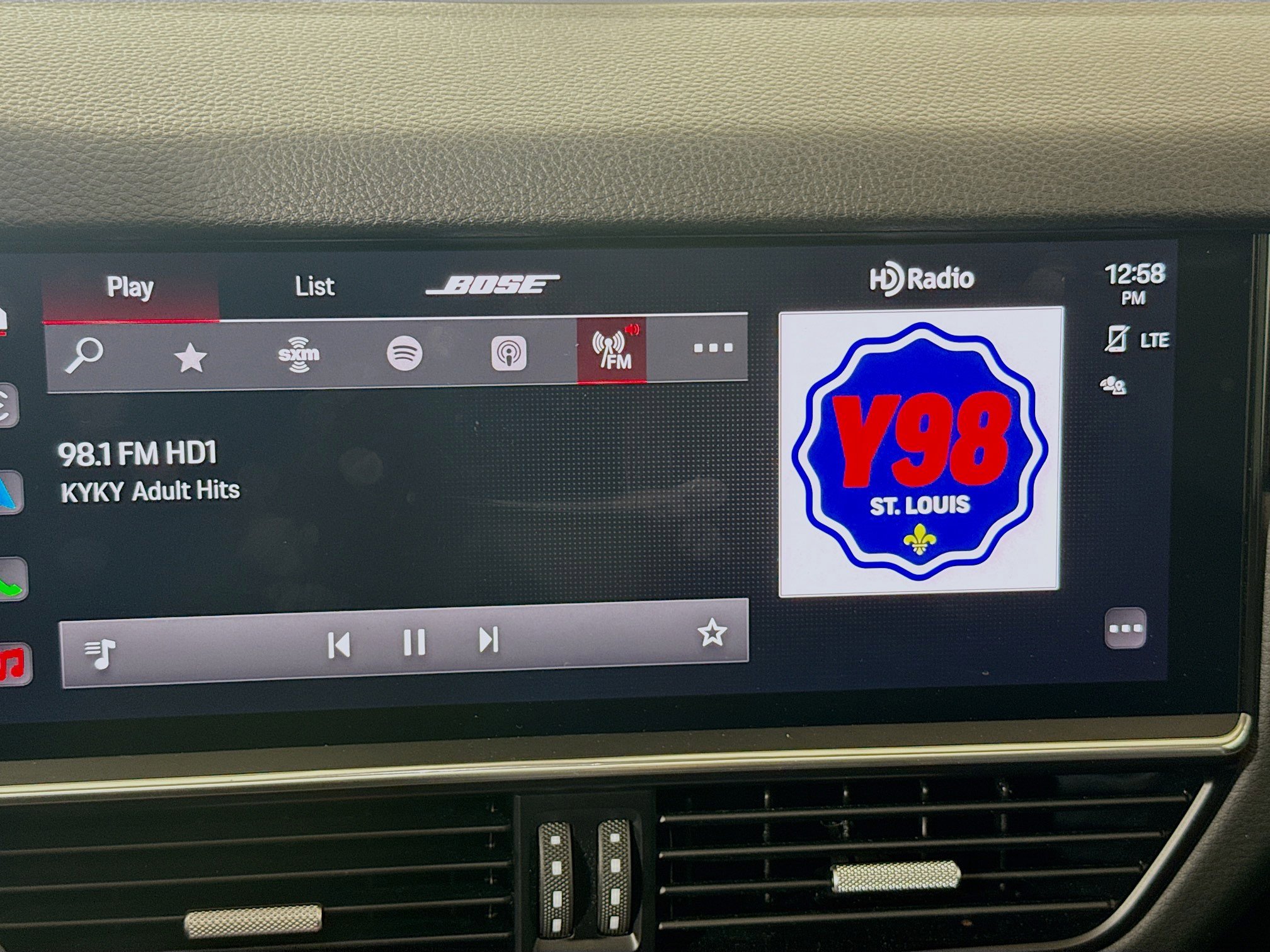 Used 2023 Porsche Cayenne image 15