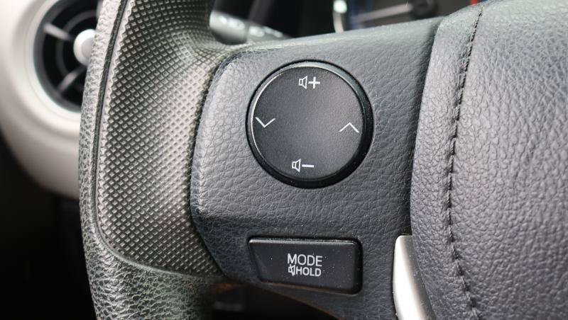 Used 2017 Toyota Corolla LE FWD image 8