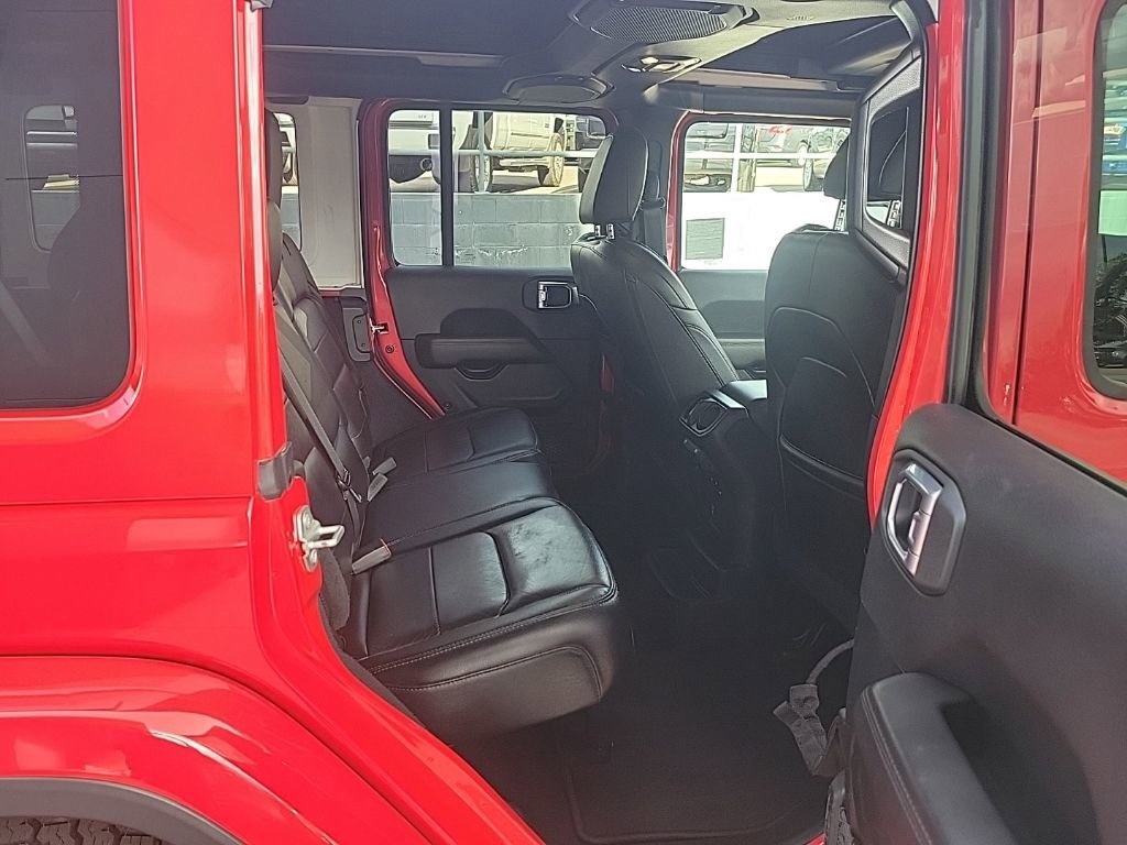 Used 2021 Jeep Wrangler Unlimited Sahara AWD/4WD image 15