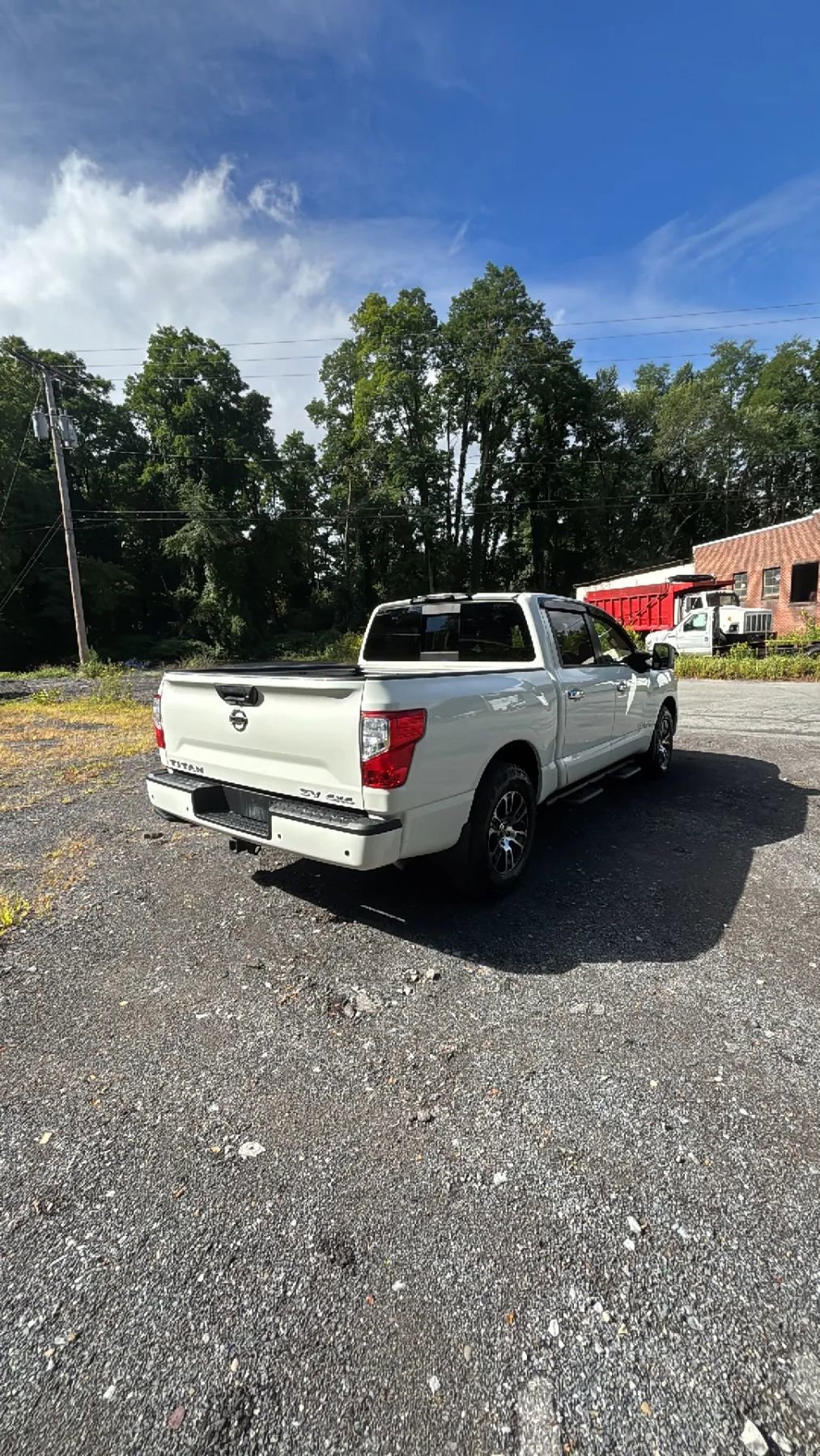 Used 2021 Nissan Titan SV w/ SV Convenience Package image 5