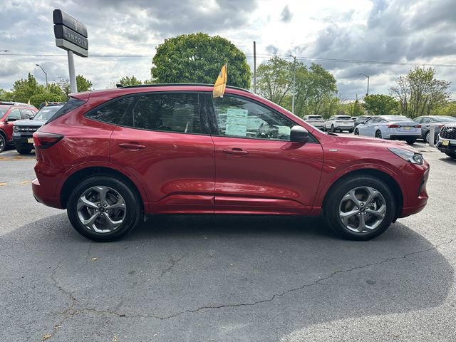 Certified 2024 Ford Escape ST-Line w/ Tech Pack #1 AWD/4WD image 4