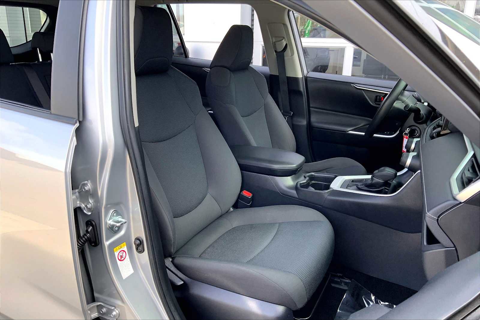 Used 2019 Toyota RAV4 LE w/ All Weather Liner Package AWD/4WD image 8