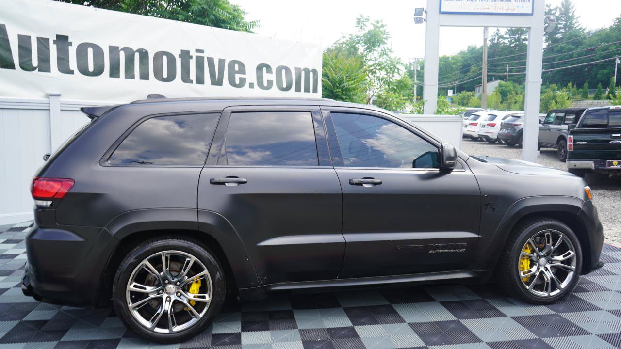 Used 2018 Jeep Grand Cherokee Trackhawk AWD/4WD image 5